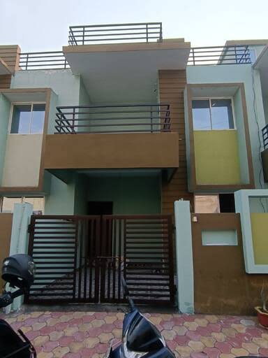 Premium 4 bedroom villa up for sale near Sector 14